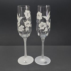 Hummingbird Avon 24% Lead Crystal 2 Fluted Champagne Glasses Made in France
